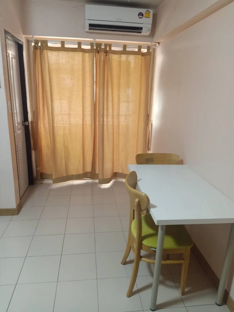 Ratchada City Condo for rent, 3rd floor, nice room, comes with complete decorations, reserve now.