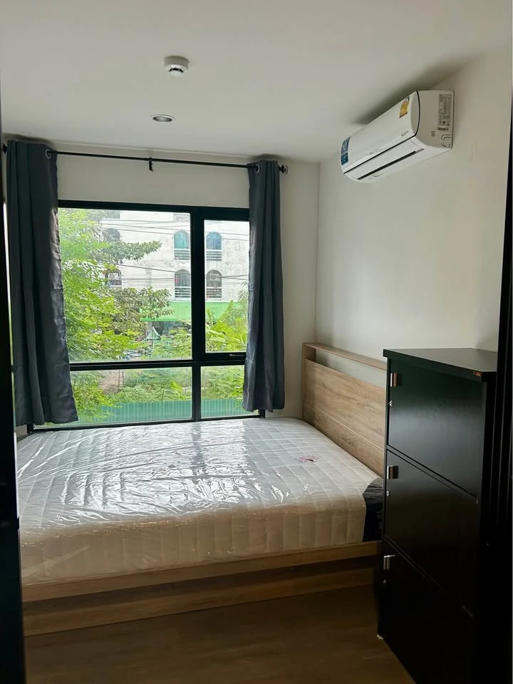 For rent: REACH Phahonyothin 52, 2nd floor, partitioned room, fully furnished, ready to move in. Interested? Reserve now!