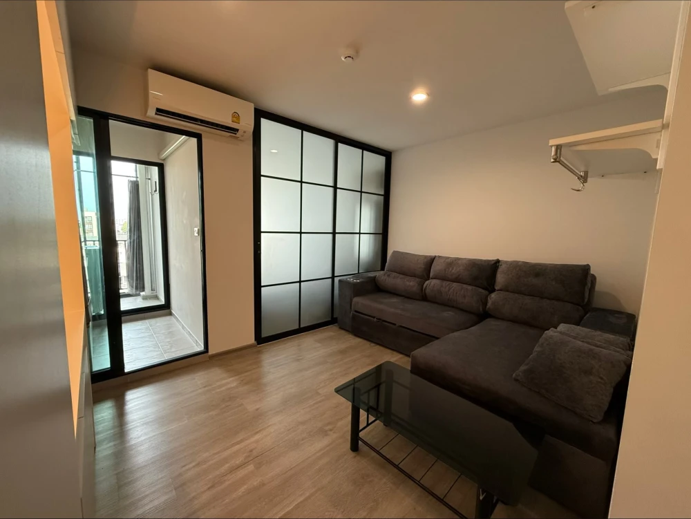 Rooms for rent at REACH Phahonlyothin 52. Ready to move in, fully furnished, spacious and comfortable. Book now!