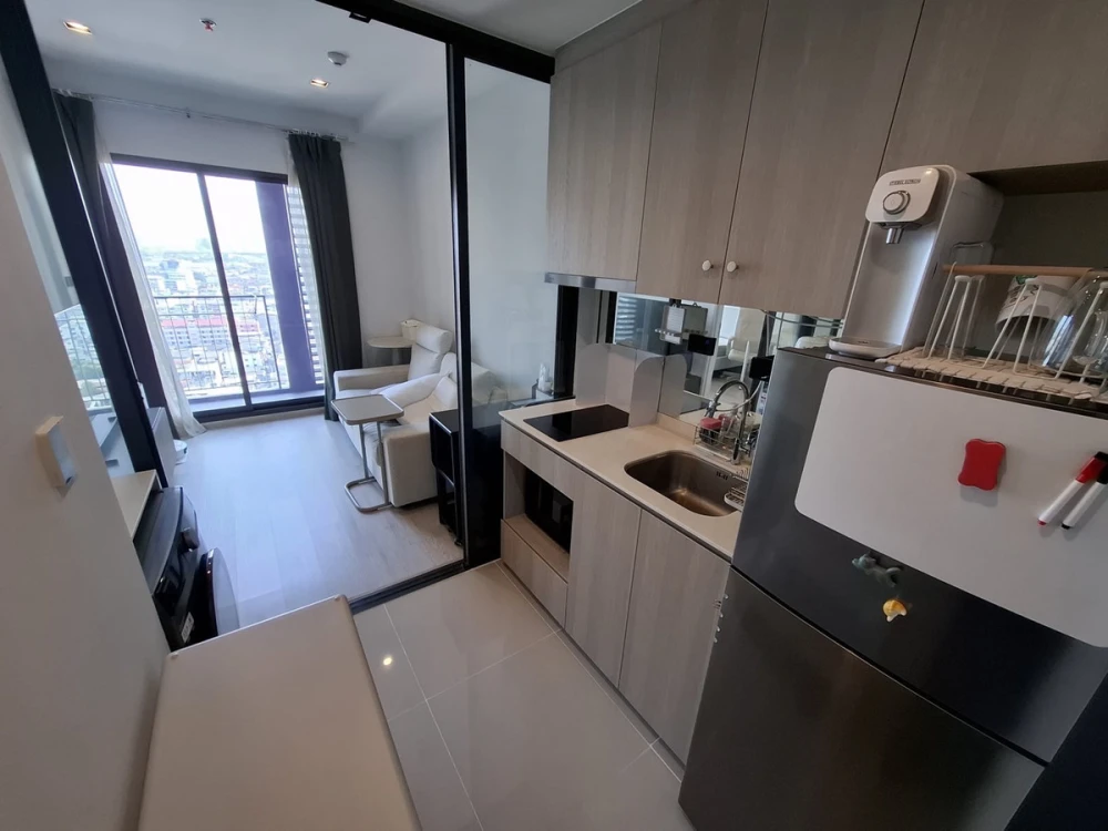 For rent: Reference Sathorn - Wongwianyai, 20th floor, great view, fully furnished. Book now!