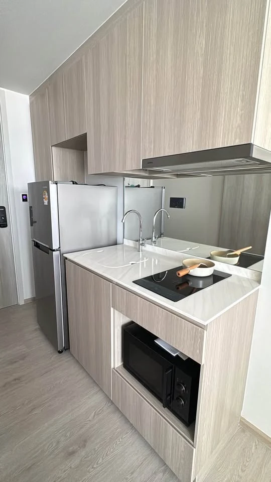 For rent Reference Sathorn - Wongwianyai 36th floor, high and beautiful view, has built-in furniture, must arrange.