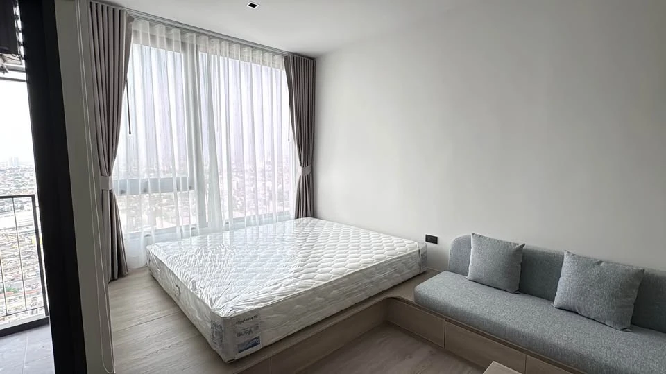 For rent Reference Sathorn - Wongwianyai 36th floor, high and beautiful view, has built-in furniture, must arrange.