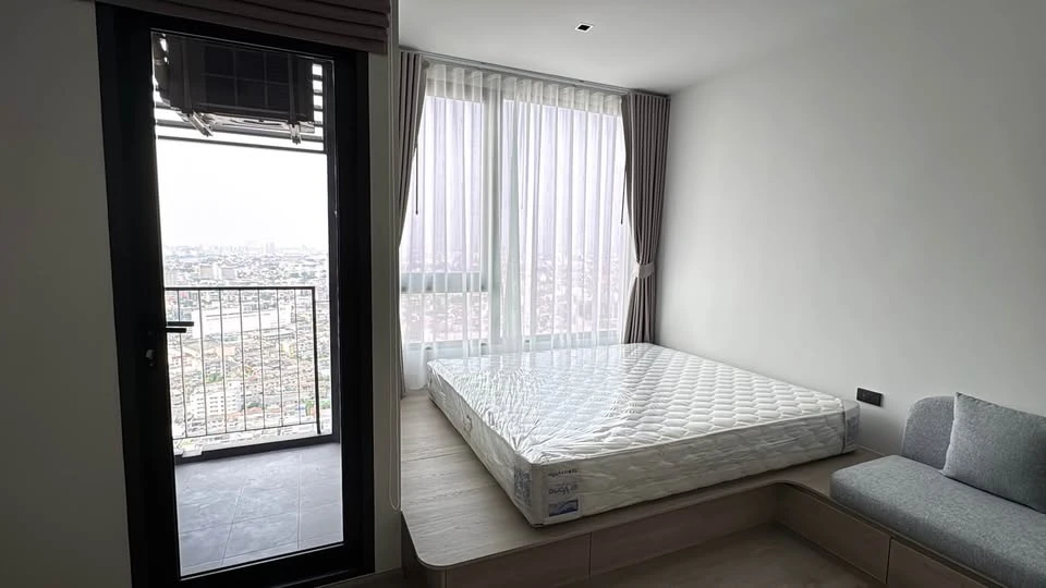 For rent Reference Sathorn - Wongwianyai 36th floor, high and beautiful view, has built-in furniture, must arrange.