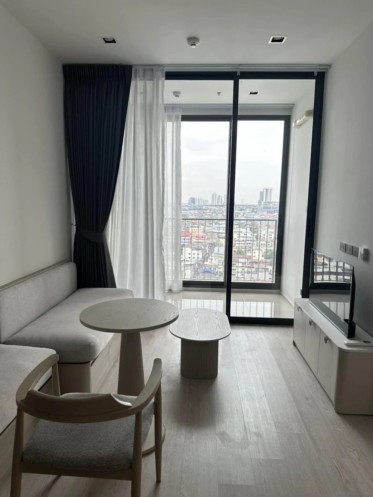For rent Reference Sathorn - Wongwianyai 1 bedroom plus room, fully furnished, just bring your own stuff and move in.