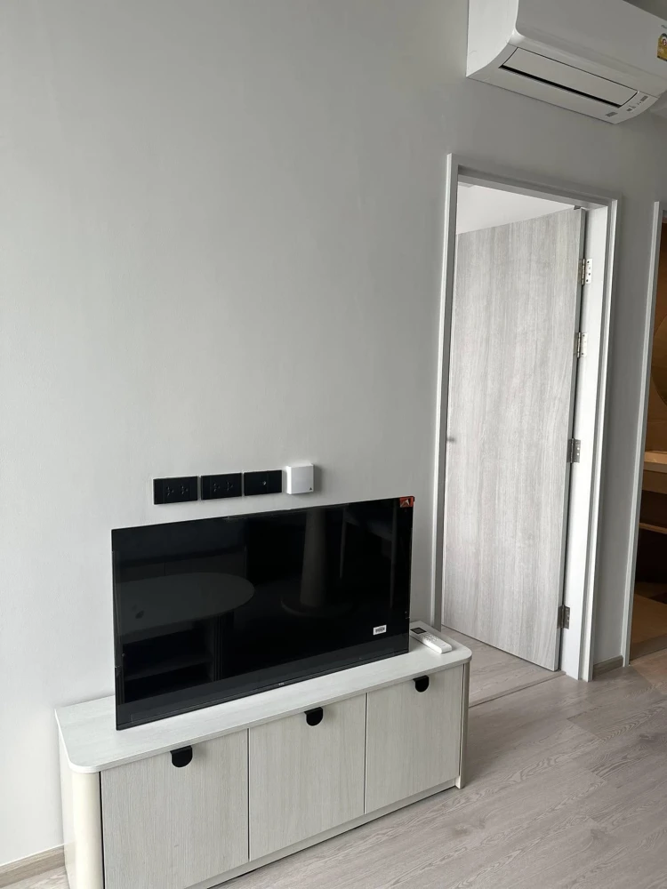 For rent Reference Sathorn - Wongwianyai 1 bedroom plus room, fully furnished, just bring your own stuff and move in.