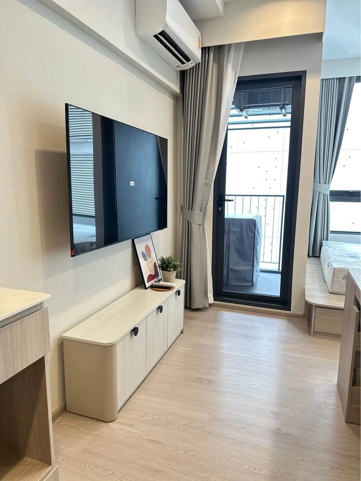 For rent Reference Sathorn - Wongwianyai Studio room, built-in function, fully furnished, ready to move in. Don't miss it or you'll regret it.