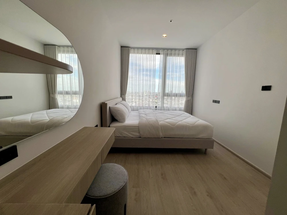 For rent: Reference Sathorn - Wongwianyai. Fully furnished apartment with complete furniture set. Don't miss this great opportunity!