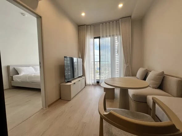 For rent: Reference Sathorn - Wongwianyai. Fully furnished apartment with complete furniture set. Don't miss this great opportunity!
