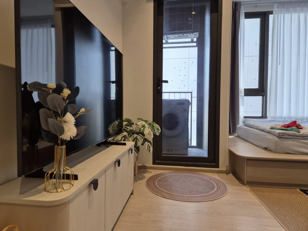 For rent Reference Sathorn-Wongwiangyai Studio room with walk-in closet. Hurry and book now.