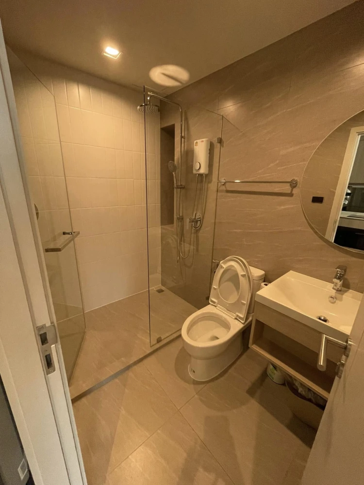 For rent Reference Sathorn-Wongwianyai, ready to move in, full facilities, reserve now!