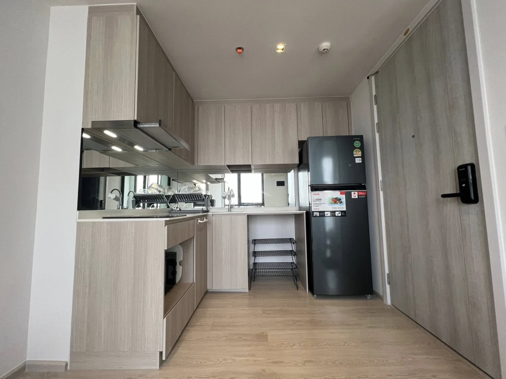 For rent: Reference Sathorn-WongwianYai, 1 Bedroom plus (34 sqm) unit with excellent amenities. Book now!