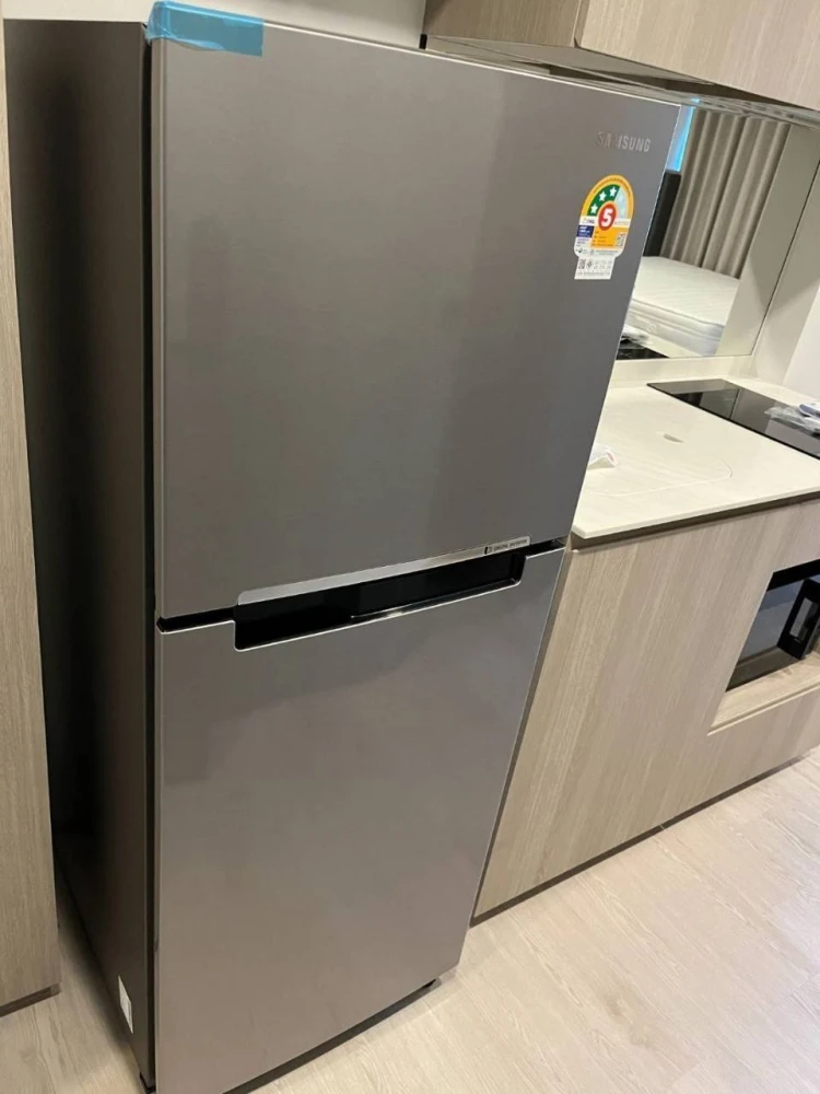 For rent: Reference Sathorn-Wongwian Yai, 9th floor, Building B. Fully furnished with complete set of appliances. First come, first served.