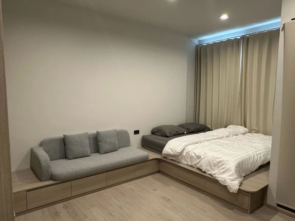 For rent Reference Sathorn Wongwian Yai, nice room, full facilities, book now, don't miss out.