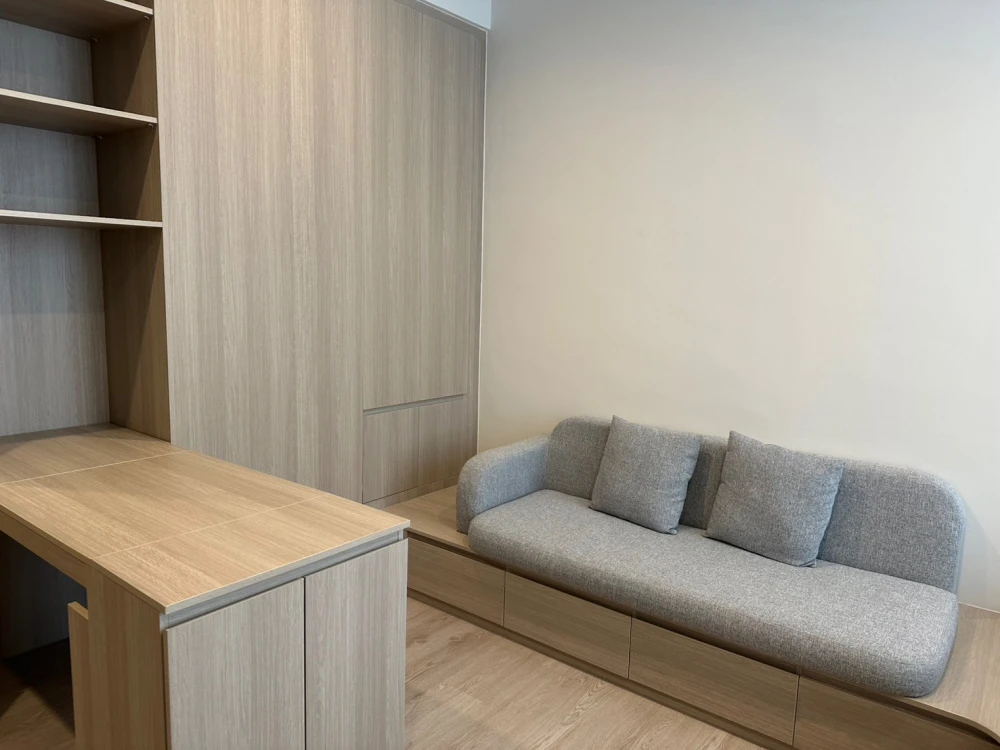 For rent Reference Sathorn Wongwian Yai, nice room, full facilities, book now, don't miss out.