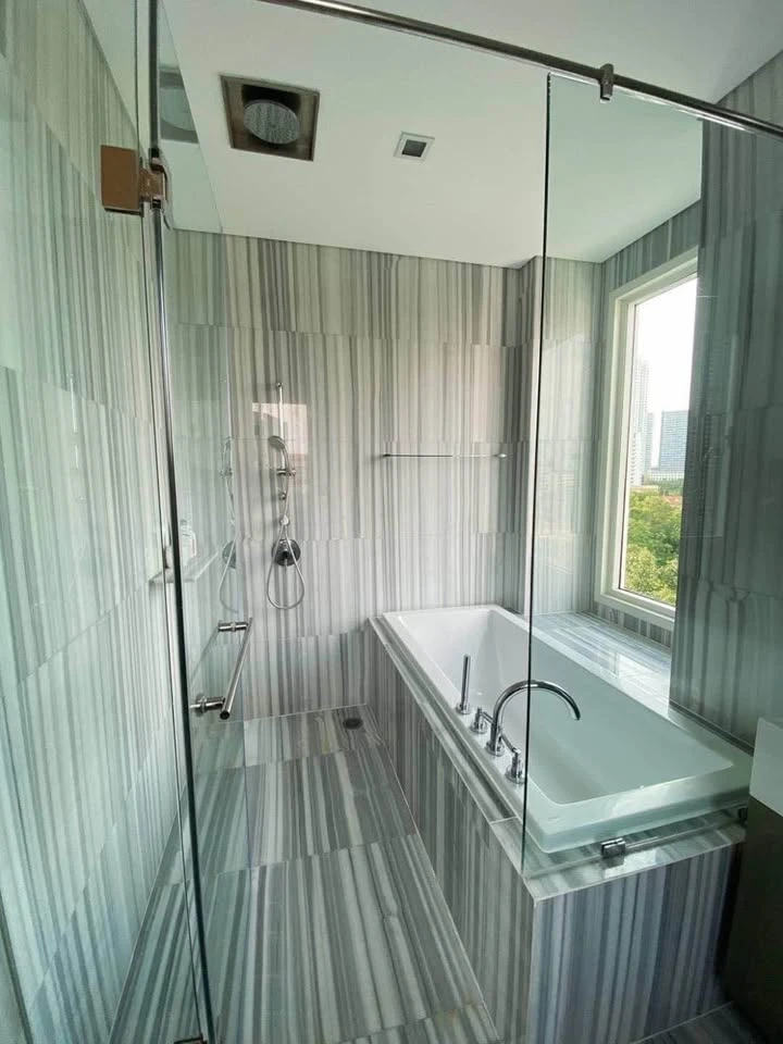 Reflection Jomtien Beach Pattaya for rent, 2 bedrooms, 2 bathrooms, plenty of living space, good location, beautiful view, don't miss it!