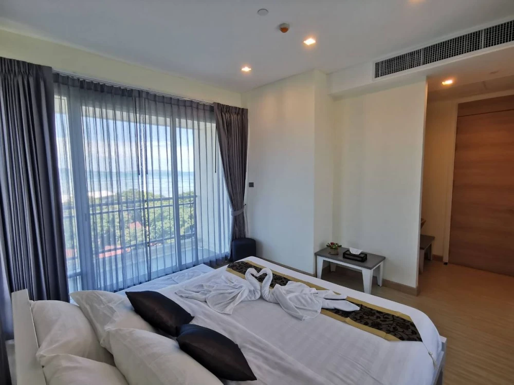 Reflection Jomtien Beach Pattaya for rent, 7th floor, spacious room, fully furnished, reserve now!
