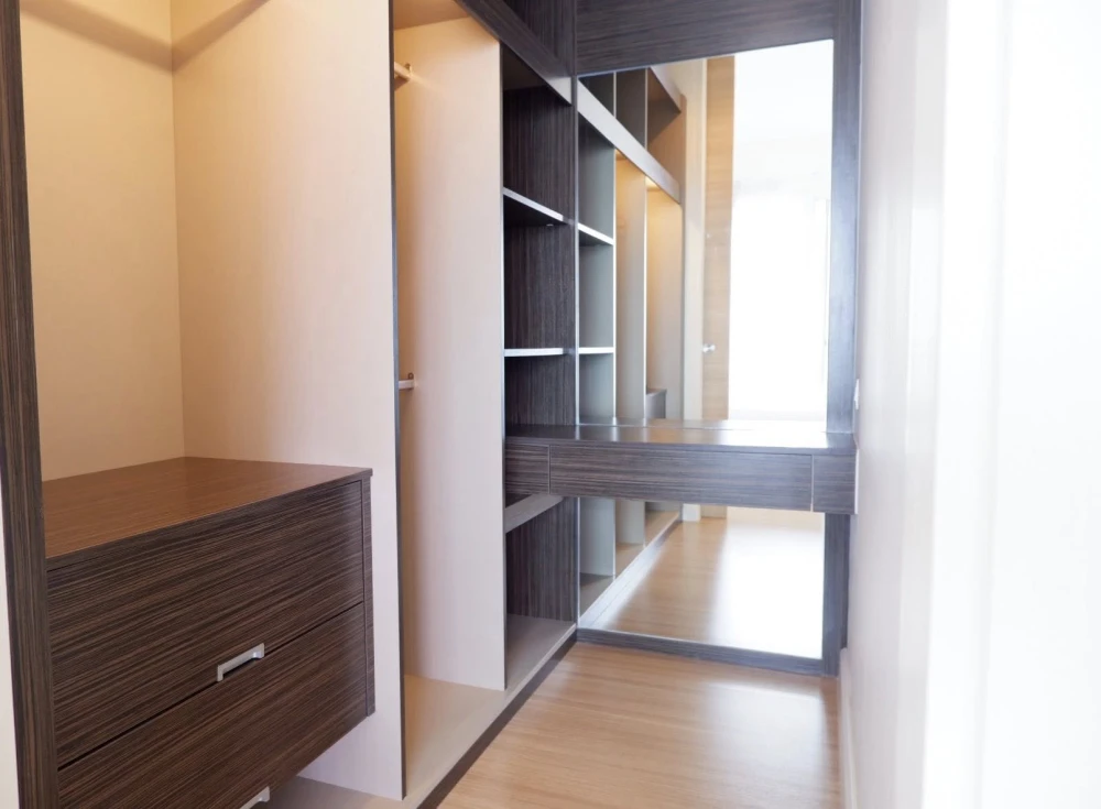 For rent Reflection Jomtien Beach Pattaya, spacious room, lots of usable space, comes with a jacuzzi and complete furniture, book now.