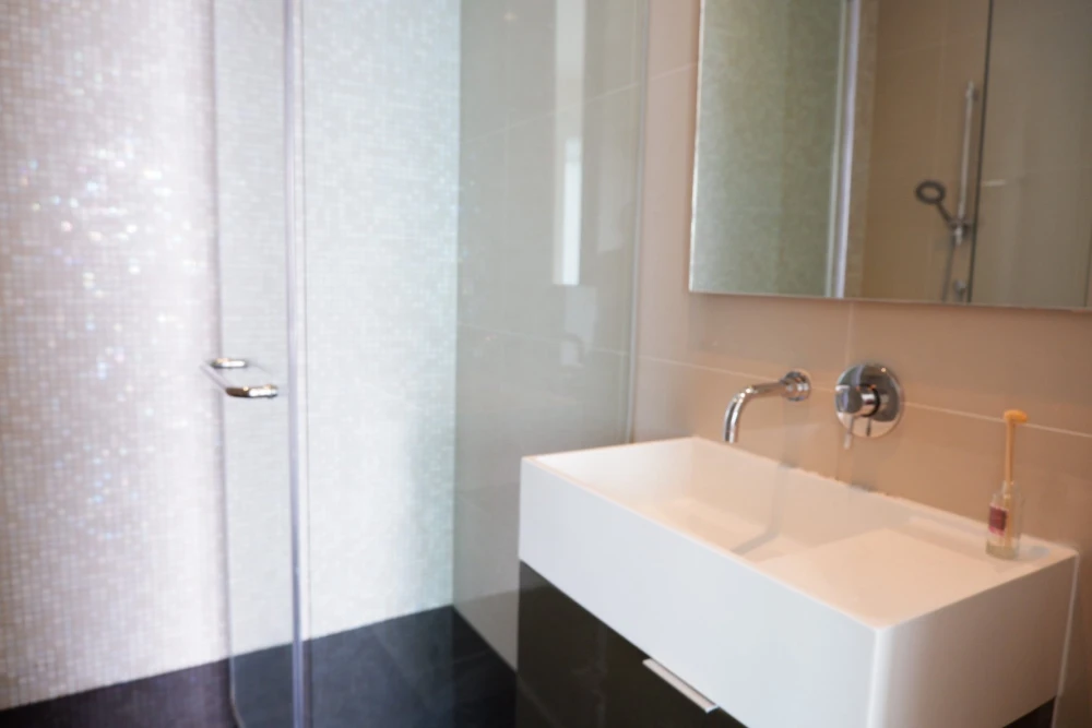 For rent Reflection Jomtien Beach Pattaya, spacious room, lots of usable space, comes with a jacuzzi and complete furniture, book now.