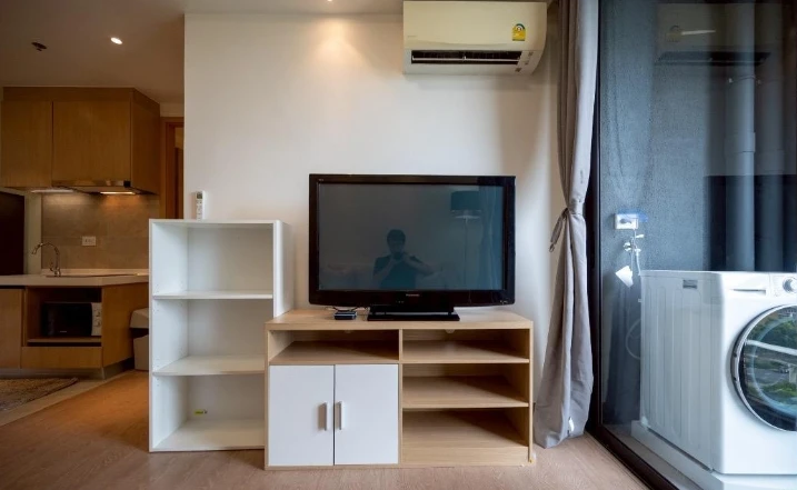 For rent: Regal Sathorn-Narathiwat, 10th floor, fully furnished, ready to move in. Reserve now, don't miss out!