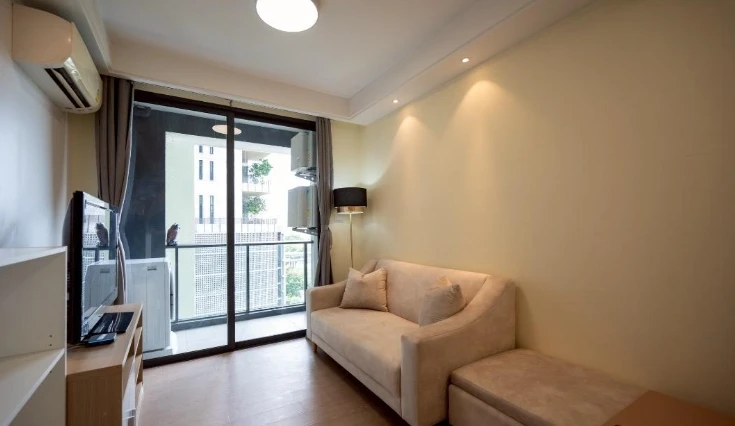 For rent: Regal Sathorn-Narathiwat, 10th floor, fully furnished, ready to move in. Reserve now, don't miss out!