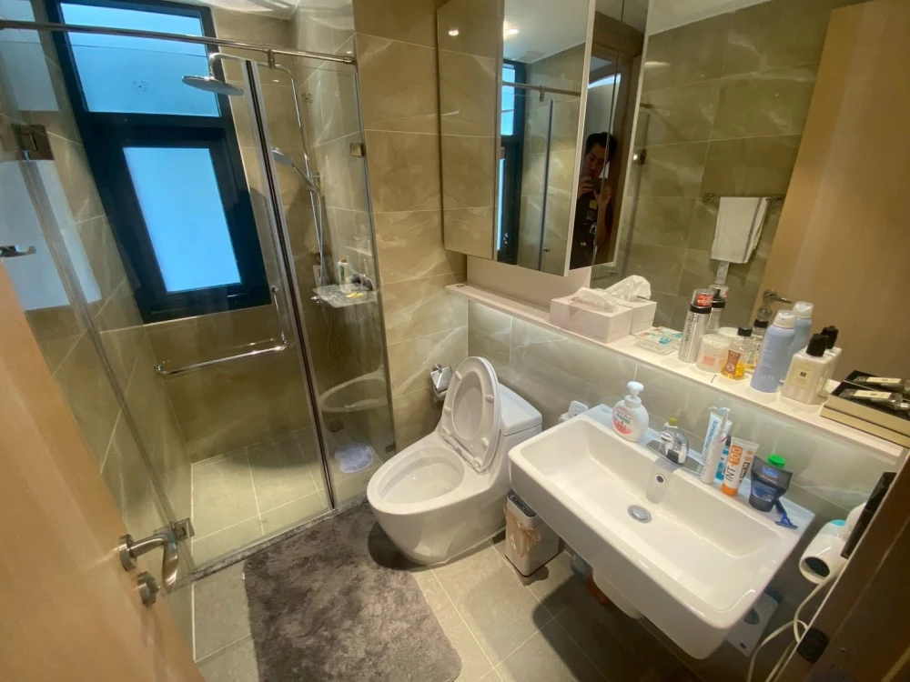 For rent: Regal Sathorn-Narathiwat. Spacious room with ample living space. Convenient and fully equipped. Don't miss out!