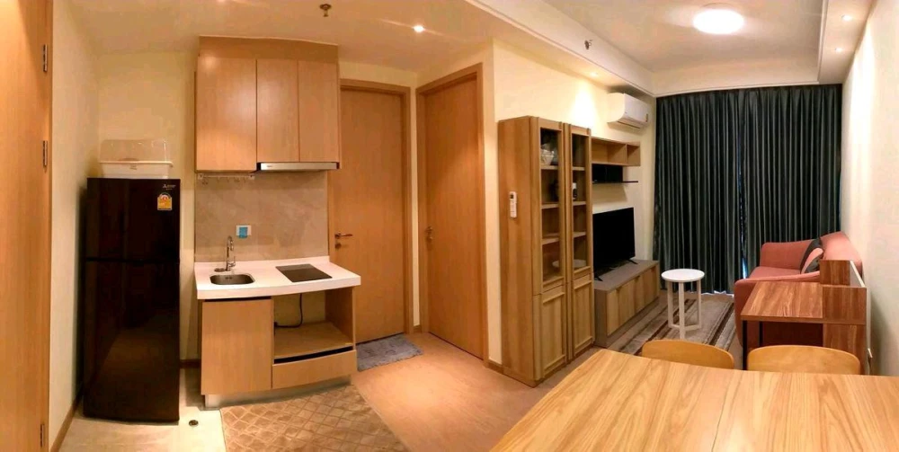 For rent: Regal Sathorn-Narathiwat, fully furnished and ready to move in. Don't miss out! Book now!