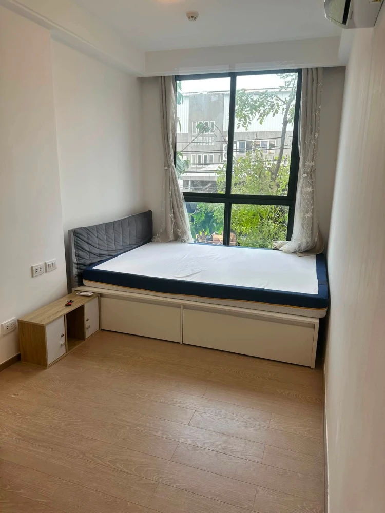 For rent: Regal Srinakarin 40, 2nd floor. Nice, fully furnished unit. Book now! Don't wait!