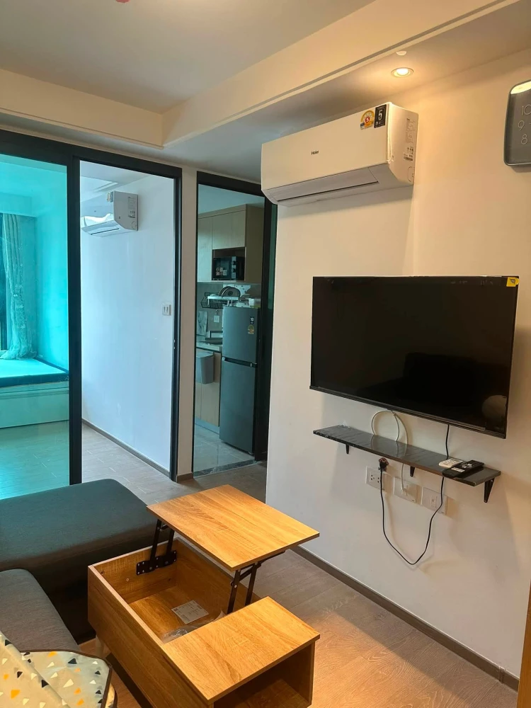 For rent: Regal Srinakarin 40, 2nd floor. Nice, fully furnished unit. Book now! Don't wait!