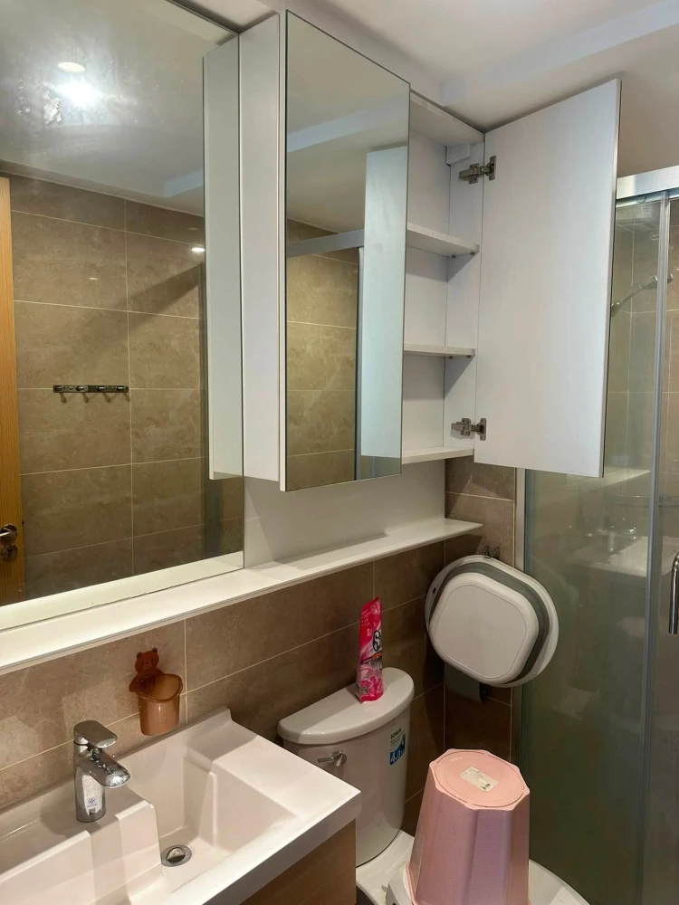 For rent: Regal Srinakarin 40, 2nd floor. Nice, fully furnished unit. Book now! Don't wait!