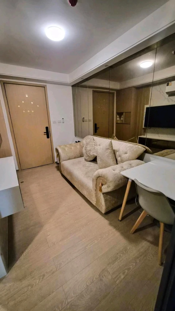 For Rent: Regal Srinakarin 40, 5th floor. Fully furnished and inviting—book now without delay!