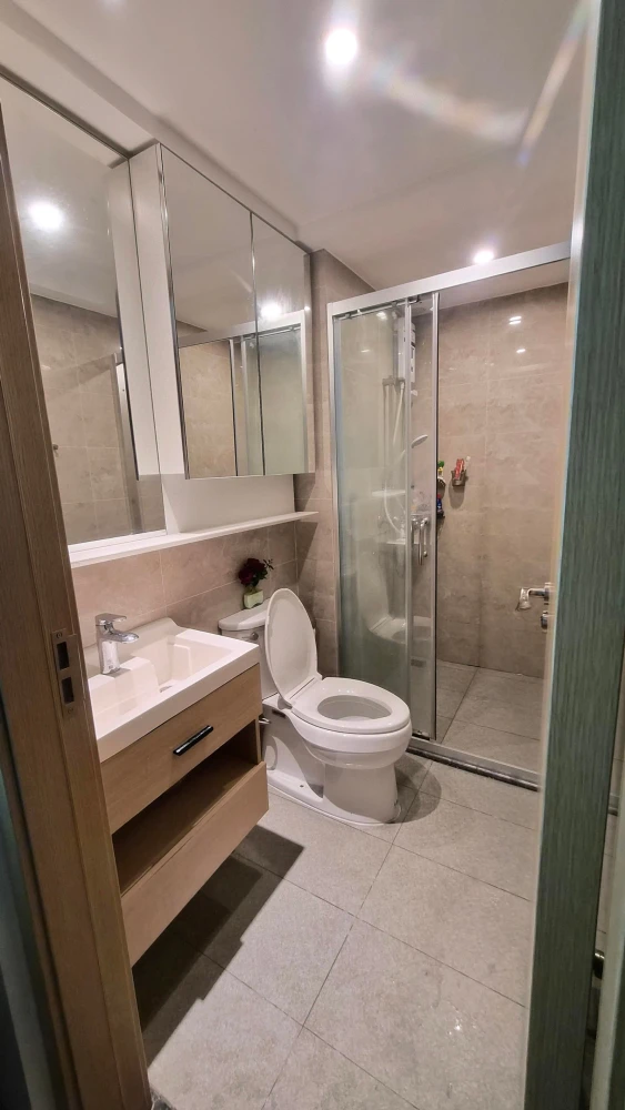 For Rent: Regal Srinakarin 40, 5th floor. Fully furnished and inviting—book now without delay!