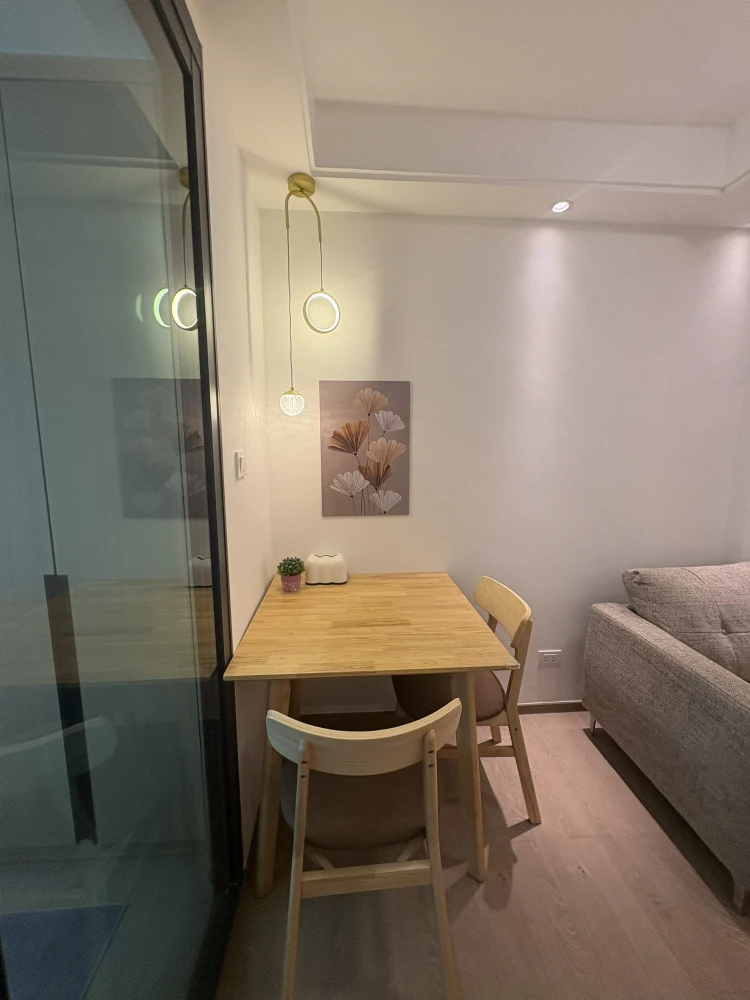 For rent: Regal Srinakarin 40, unfurnished room, perfect for those who love decorating! Book now!