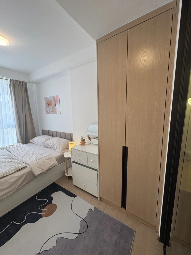 For rent: Regal Srinakarin 40, unfurnished room, perfect for those who love decorating! Book now!