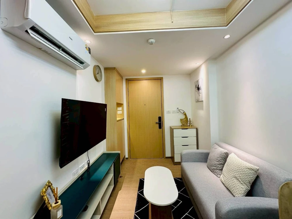 For rent: Regal Srinakarin 40, fully furnished and equipped with appliances. Hurry and reserve before it's too late.