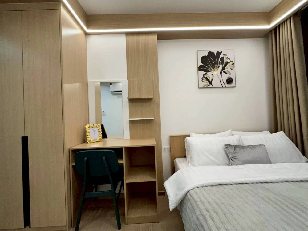 For rent: Regal Srinakarin 40, fully furnished and equipped with appliances. Hurry and reserve before it's too late.