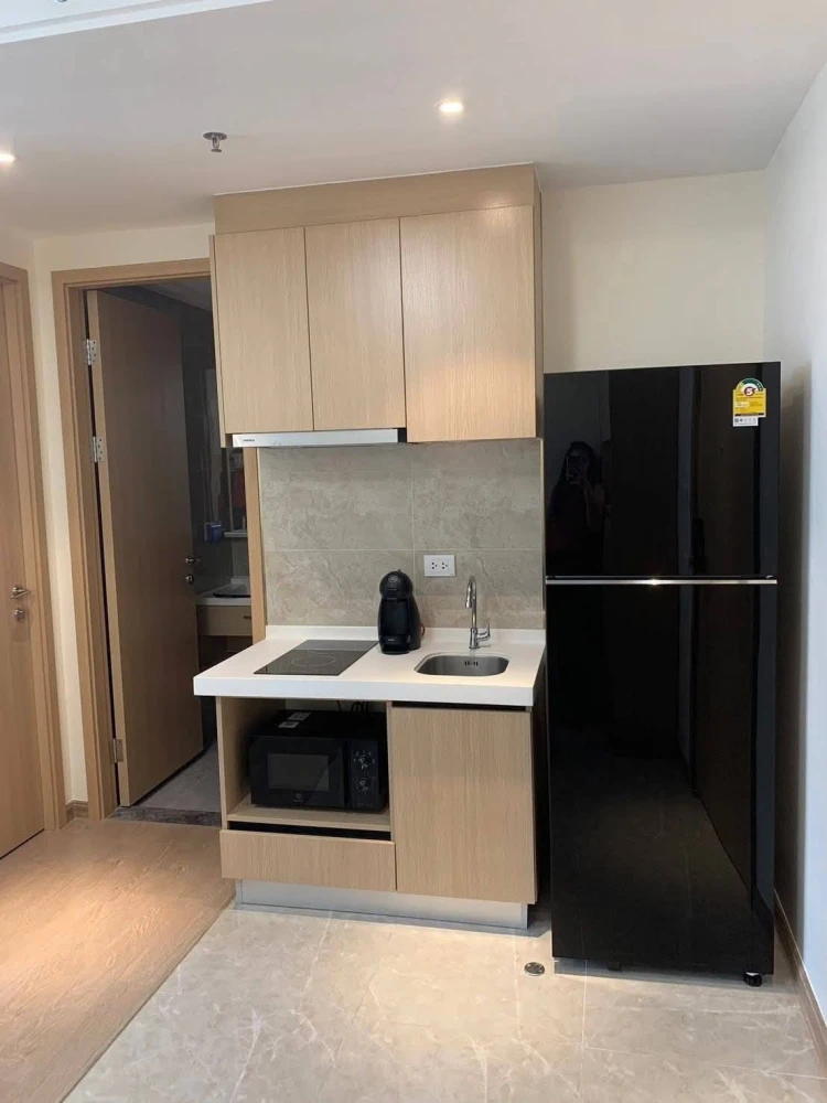 For rent: Regal Sathorn Narathiwat, with stunning Chao Phraya River and Bhumibol Bridge views, fully furnished with luxury furniture. Don't miss this