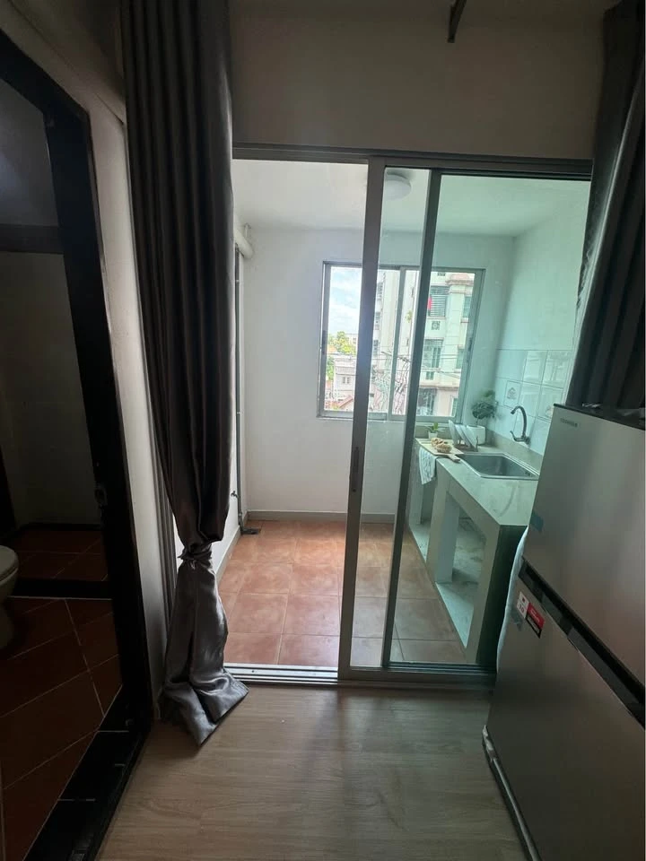 For rent: Regent Home 1 Phaholyothin 67. A lovely unit with a soothing green color scheme. Great price, a rare find! Book now!