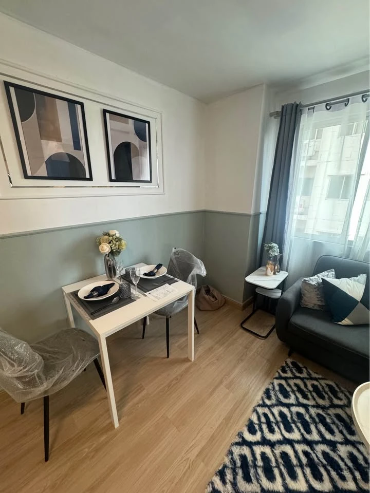 For rent: Regent Home 1 Phaholyothin 67. A lovely unit with a soothing green color scheme. Great price, a rare find! Book now!