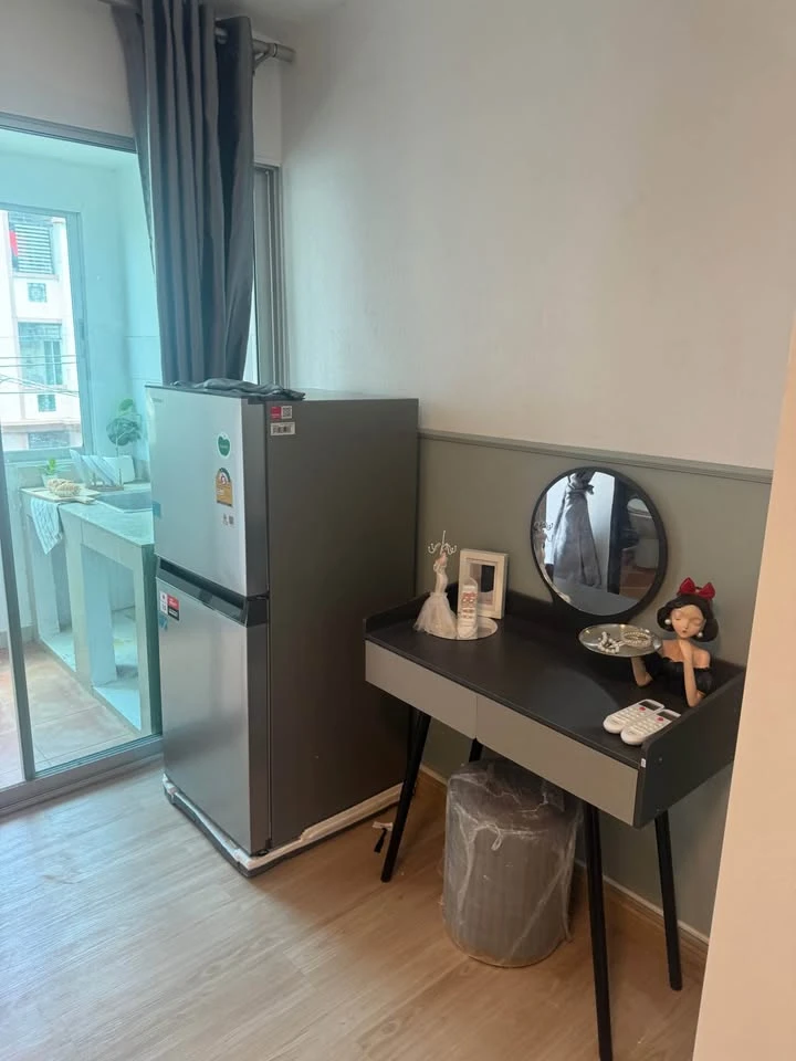 For rent: Regent Home 1 Phaholyothin 67. A lovely unit with a soothing green color scheme. Great price, a rare find! Book now!