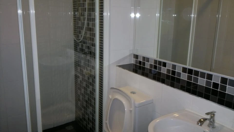 For rent: Regent Home 10 Chaengwattana, spacious room, comes with usable space, good price, come and reserve now.