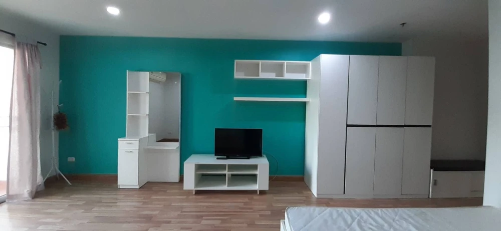 For rent: Regent Home 10 Chaengwattana. Ready-to-move-in unit at an affordable price. Book now!