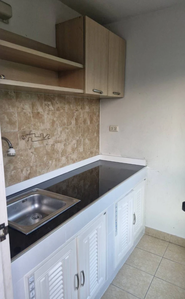 For rent: Regent Home 10 Chaengwattana. Ready-to-move-in unit at an affordable price. Book now!