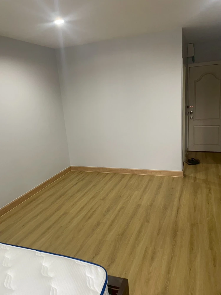 For rent: Regent Home 10 Chaengwattana, studio room, 4th floor, good location, fully furnished, reserve now.