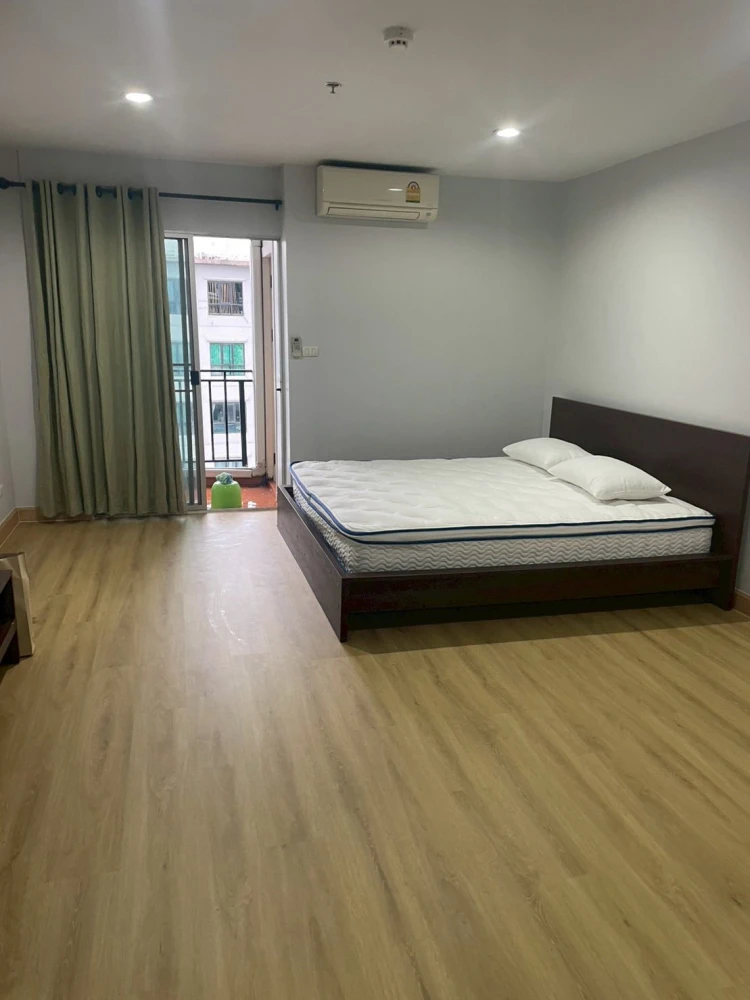 For rent: Regent Home 10 Chaengwattana, studio room, 4th floor, good location, fully furnished, reserve now.