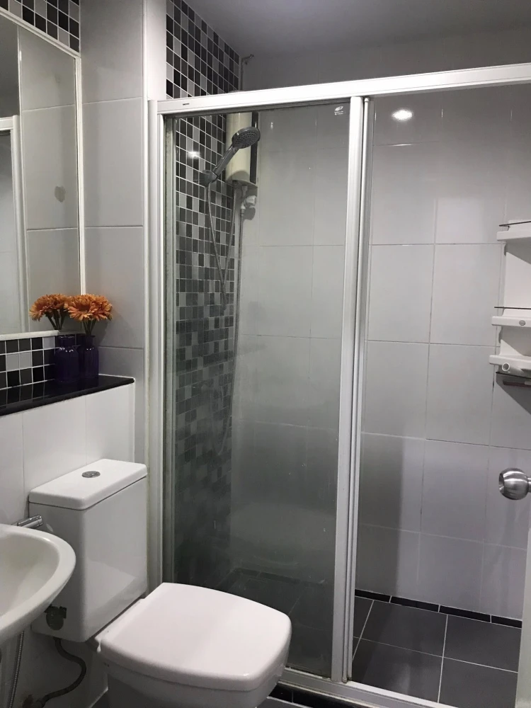 For rent: Regent home 13 Sukhumvit 93, studio room with balcony, comfortable and not cramped, don't miss it.