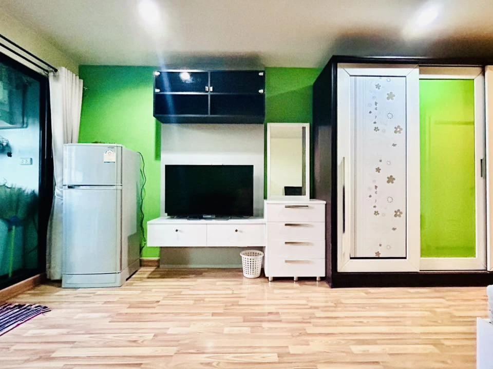 For rent: Regent Home 15 Changwattana, studio room, 8th floor, comes with a very good price, hurry and reserve now.
