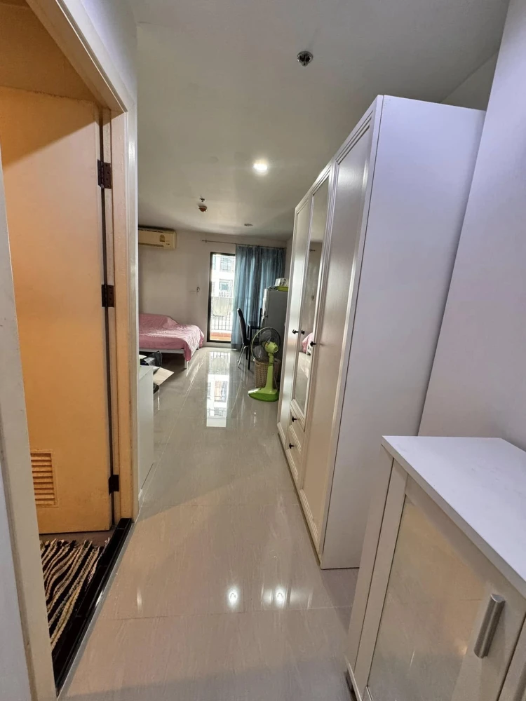 For rent: Regent Home 15 Chaengwattana, 3rd floor, Building B, fully furnished, ready to move in. Don't miss out!