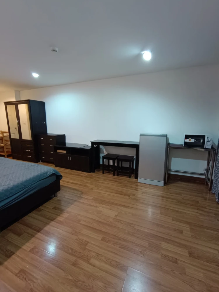 For rent: Regent Home 22 Sukhumvit 85, a lovely unit on the 6th floor, fully furnished, in a great location. What are you waiting for?