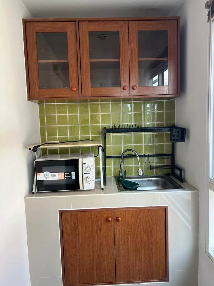 For rent: Regent Home 22 Sukhumvit 85, studio room, 2nd floor, decorated in a theme, fully furnished. Hurry and reserve now!