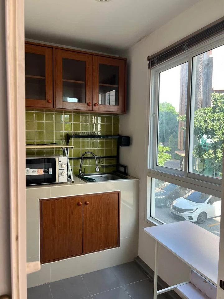 For rent: Regent Home 22 Sukhumvit 85, studio room, 2nd floor, decorated in a theme, fully furnished. Hurry and reserve now!